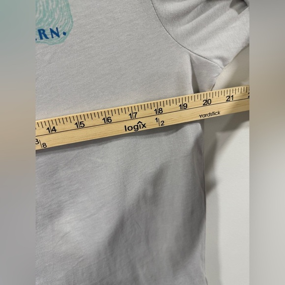 J.Crew The Oyster Tavern Graphic Tee Men’s M Gray 100% Cotton T-Shirt NWT Casual - Picture 7 of 7